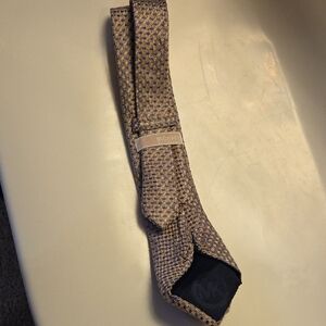Men's Geometric Michael Kors Gold and Black Patterned Silk Tie